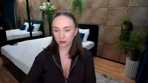 Emelie online show from October 16, 5:03 pm