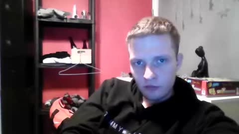 pieciaof online show from January 7, 1:19 am