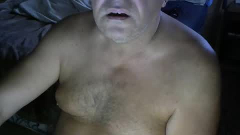 Snapshot of piere_nat0363 chatting on October 19, 11:33 am piere online show from October 19, 11:33 am