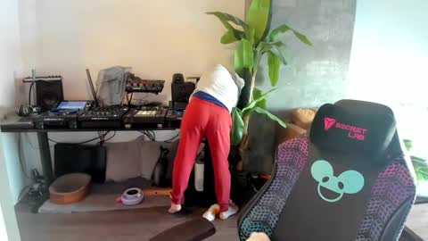 Snapshot of pierrefitch chatting on February 26, 9:48 pm Pierre Fitch online show from February 26, 9:48 pm