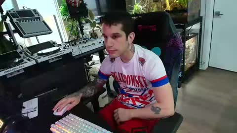 Snapshot of pierrefitch chatting on November 3, 8:10 pm Pierre Fitch online show from November 3, 8:10 pm