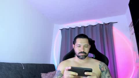 Snapshot of pierrevidal chatting on May 15, 11:34 pm Pierre online show from May 15, 11:34 pm