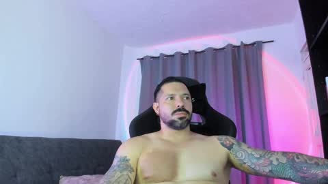 Snapshot of pierrevidal chatting on May 25, 10:38 pm Pierre online show from May 25, 10:38 pm