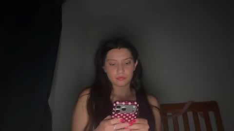 Snapshot of piink_mila chatting on July 30, 3:16 am Mila online show from July 30, 3:16 am