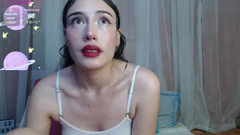 Snapshot of piink_sky chatting on August 10, 2:48 am Sky online show from August 10, 2:48 am