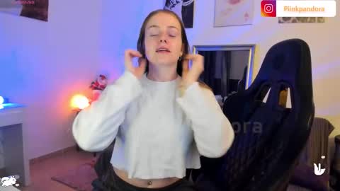 PiinkPandora online show from January 11, 8:47 pm