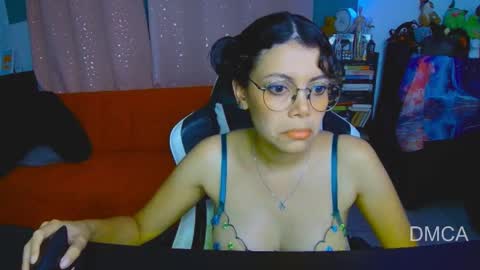 Andrea G online show from March 7, 3:03 am