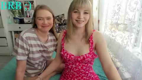 Adele and Elli online show from June 3, 8:47 pm