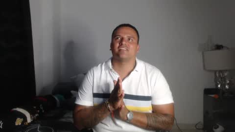 pikoro_gomez online show from December 17, 1:18 am