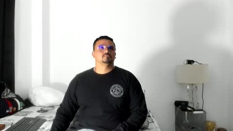 pikoro_gomez online show from November 24, 1:16 am