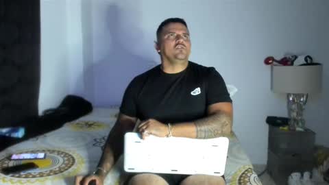 pikoro_gomez online show from January 16, 2:04 am