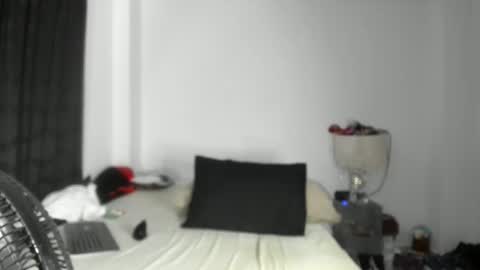 pikoro_gomez online show from May 14, 12:28 am