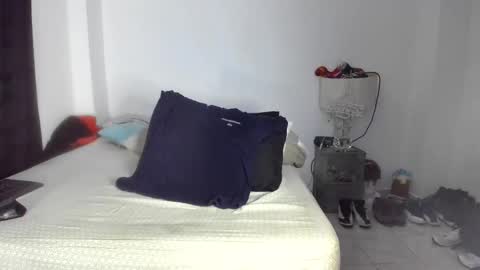 pikoro_gomez online show from May 17, 1:25 am