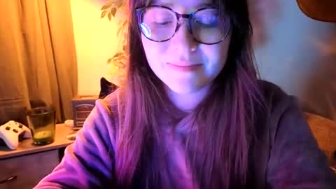 Snapshot of pillogoddess chatting on May 30, 6:21 am PilloGoddess online show from May 30, 6:21 am