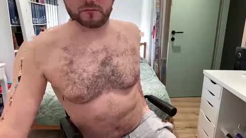 pilou online show from February 23, 12:13 pm