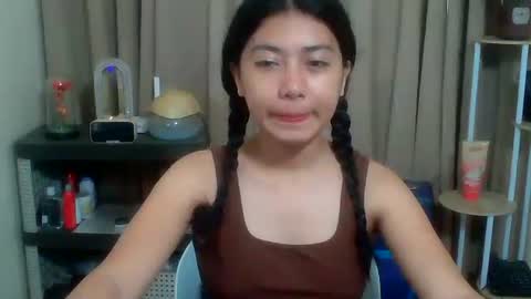 Snapshot of pinay_aangel chatting on March 27, 2:06 am pinay_aangel online show from March 27, 2:06 am