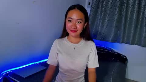 Snapshot of pinay_annexx chatting on June 11, 10:02 am pinay_annexx online show from June 11, 10:02 am