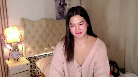 Snapshot of pinay_ivy chatting on December 8, 9:08 pm Ivy Morningstar online show from December 8, 9:08 pm