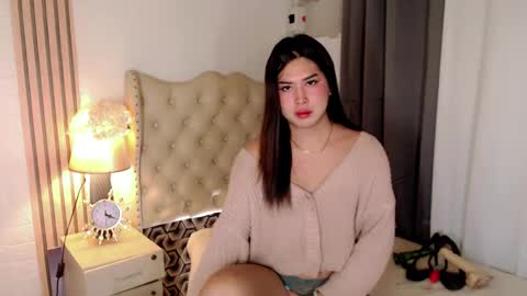 Snapshot of pinay_ivy chatting on January 22, 6:52 pm Ivy Morningstar online show from January 22, 6:52 pm