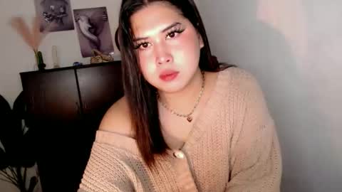 Snapshot of pinay_ivy chatting on April 21, 12:01 am Ivy Morningstar online show from April 21, 12:01 am