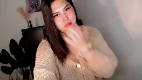 Snapshot of pinay_ivy chatting on April 27, 12:52 am Ivy Morningstar online show from April 27, 12:52 am
