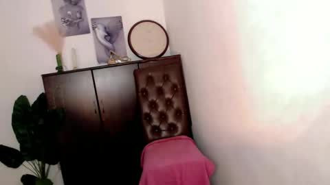 Snapshot of pinay_ivy chatting on May 20, 1:45 am Ivy Morningstar online show from May 20, 1:45 am