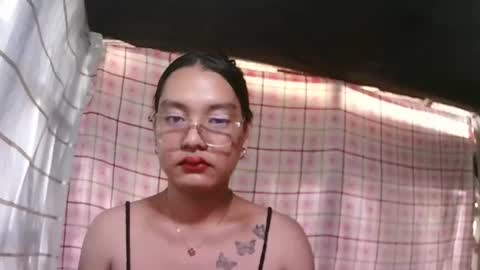 Snapshot of pinay_janella10 chatting on September 29, 2:27 am pinay_janella10 online show from September 29, 2:27 am