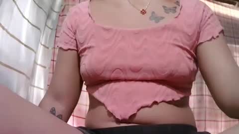 Snapshot of pinay_janella10 chatting on October 25, 4:31 am pinay_janella10 online show from October 25, 4:31 am