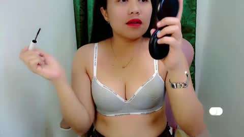 Snapshot of pinay_juliet chatting on March 17, 12:30 pm pinay_juliet online show from March 17, 12:30 pm