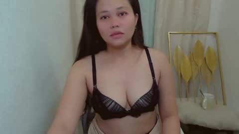 Snapshot of pinay_juliet chatting on May 16, 3:14 am pinay_juliet online show from May 16, 3:14 am