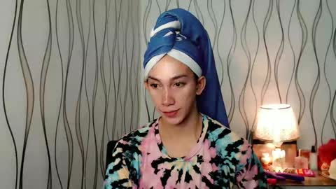 lucyLove online show from November 18, 3:56 am