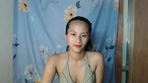 Snapshot of pinay_maex chatting on December 17, 7:58 am mae online show from December 17, 7:58 am