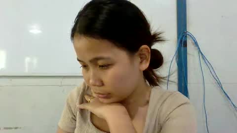 Snapshot of pinay_mona03 chatting on March 16, 4:40 am Mona Pinay online show from March 16, 4:40 am