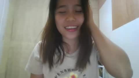 Snapshot of pinay_mona03 chatting on March 26, 10:10 am Mona Pinay online show from March 26, 10:10 am