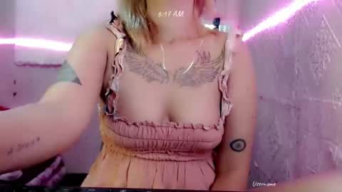 Snapshot of pinay_romancee chatting on March 9, 10:19 am pinay_romancee online show from March 9, 10:19 am