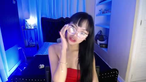 dee online show from December 27, 9:39 am