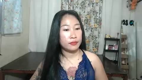 Snapshot of pinayhotty_yumie chatting on June 16, 9:12 am yumie online show from June 16, 9:12 am