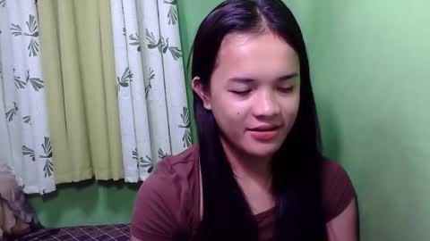 Snapshot of pinaymorena_rhowe chatting on December 6, 10:41 pm pinaymorena_rhowe online show from December 6, 10:41 pm