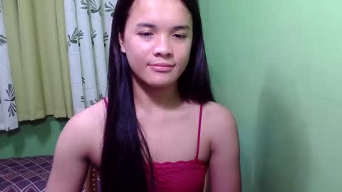 Snapshot of pinaymorena_rhowe chatting on December 23, 10:55 pm pinaymorena_rhowe online show from December 23, 10:55 pm