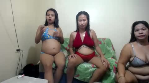 Snapshot of pinaysquirtpussy chatting on June 29, 12:28 am pinaysquirtpussy online show from June 29, 12:28 am