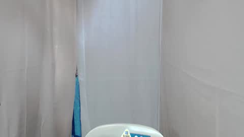 Snapshot of pinaysweatwetlover69 chatting on December 23, 3:15 am celistina Crwford online show from December 23, 3:15 am