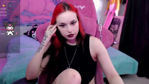 Snapshot of pineapple_dope chatting on April 12, 11:26 am Nancy online show from April 12, 11:26 am