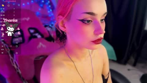 Snapshot of pineapple_dope chatting on June 9, 2:12 am Nancy online show from June 9, 2:12 am