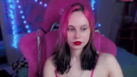 Snapshot of pineapple_dope chatting on July 11, 11:39 pm Nancy online show from July 11, 11:39 pm