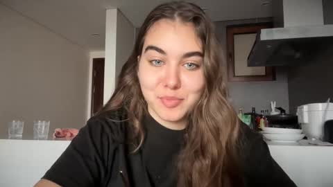 Susie online show from December 19, 2:18 am