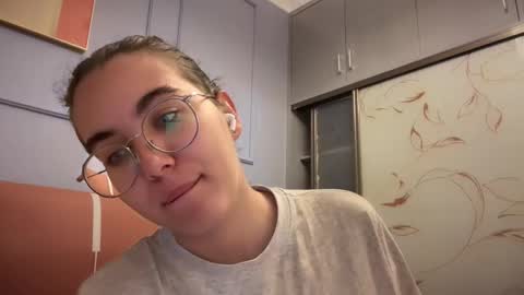 Susie online show from February 6, 9:29 pm