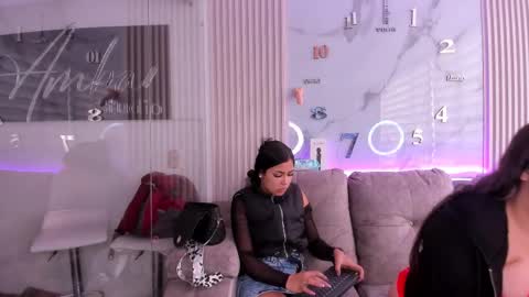 pink_as online show from February 7, 1:48 pm