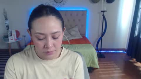 pink_blossom_ online show from September 11, 2:39 pm