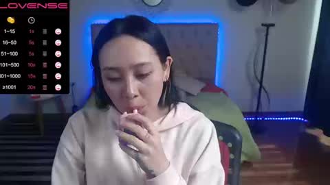 pink_blossom_ online show from September 16, 2:18 pm