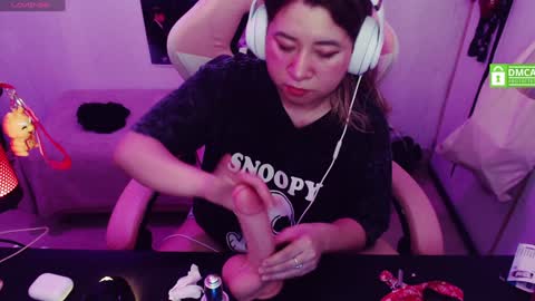 Snapshot of pink_girl0n chatting on January 2, 7:40 pm Kitty online show from January 2, 7:40 pm